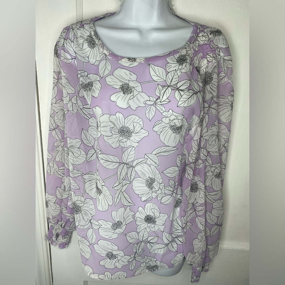 Cabi NWT Poppy Blouse Discreet Floral Scoop Neck Lilac Sheer Long Sleeve Top